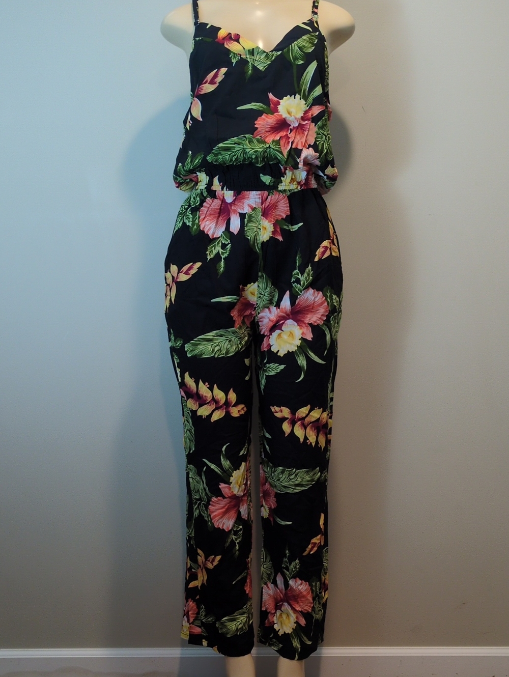 Hawaii Hangover Women's Black Tropical Print Lightweight Rayon Jumpsuit Medium